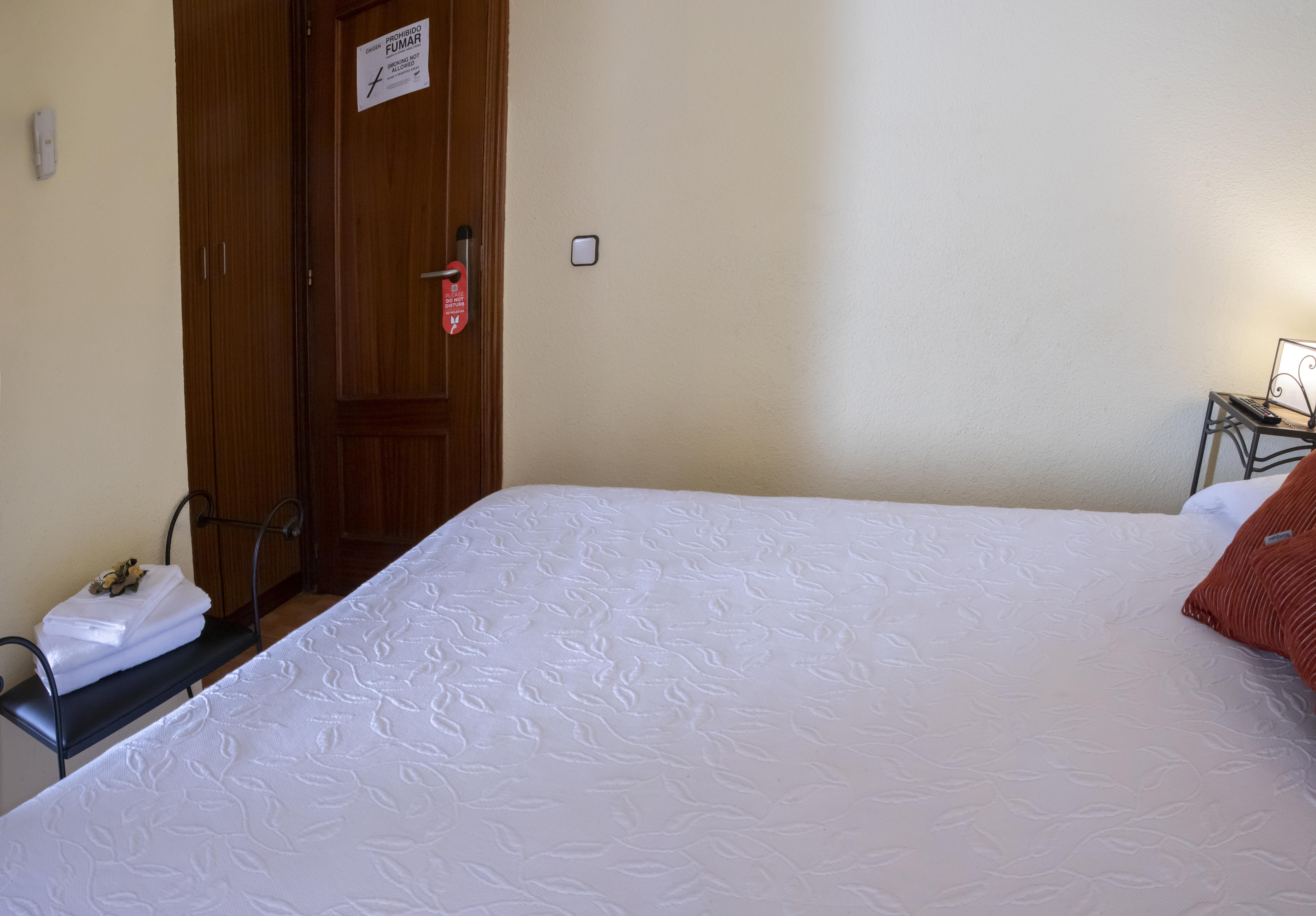 Hostal Tokio Madrid Bagian luar foto