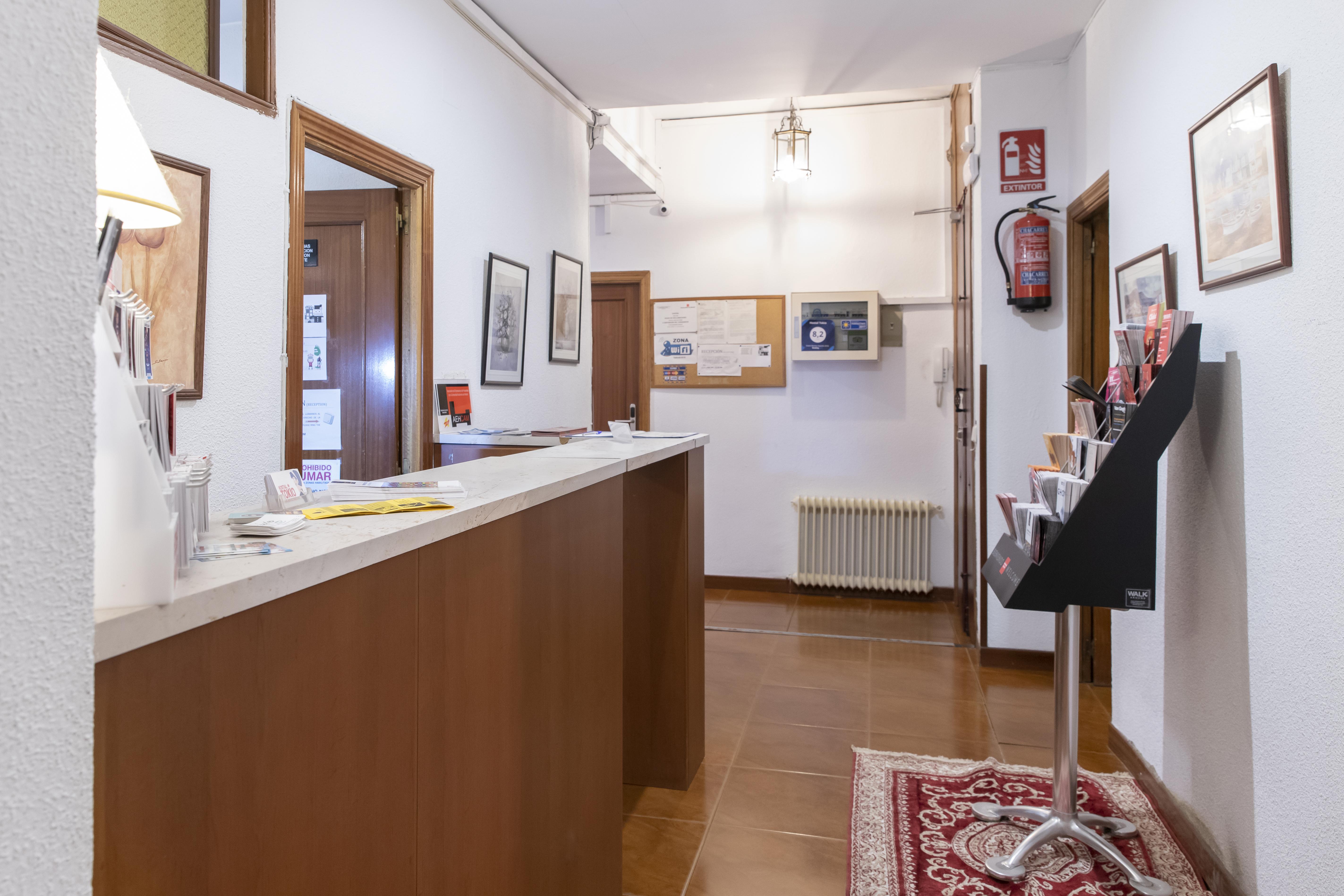 Hostal Tokio Madrid Bagian luar foto