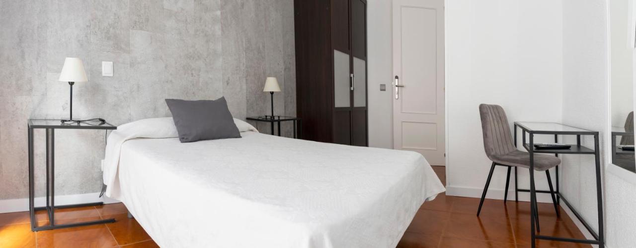 Hostal Tokio Madrid Bagian luar foto