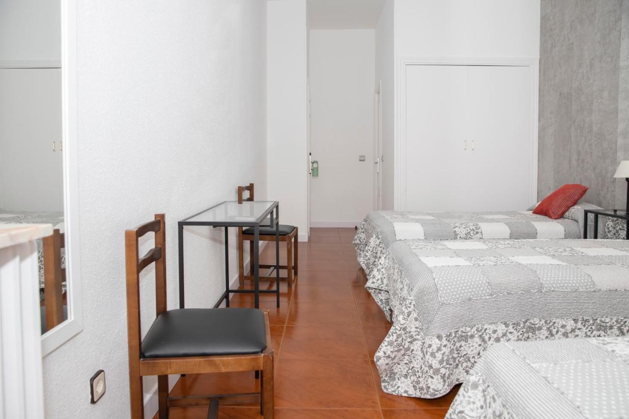 Hostal Tokio Madrid Bagian luar foto